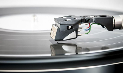 Record player with stylus