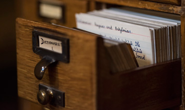 Traditional card sorting drawer